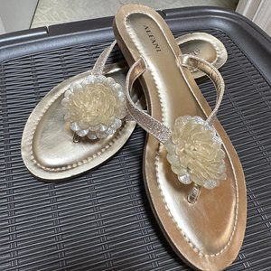 Alfani gold sandals like new